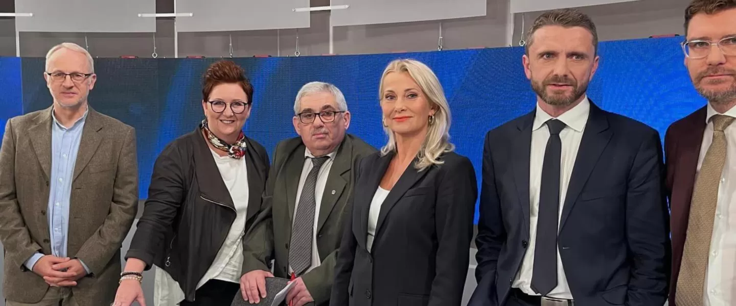 Katarzyna Opiekulska-Sozańska w towarzystwie innych uczestników programu